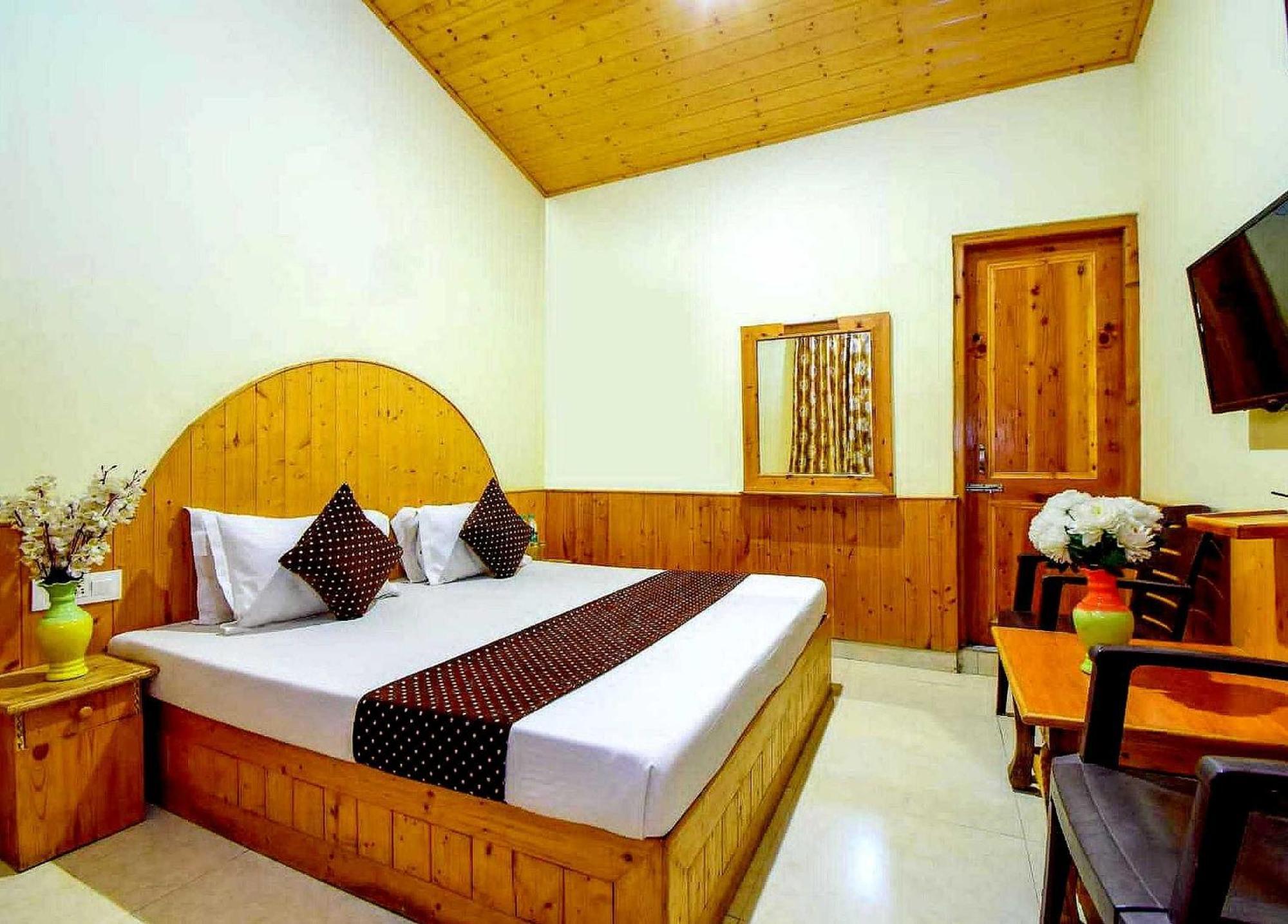 Oyo Flagship 82405 Cochin Villa Manāli Exterior foto